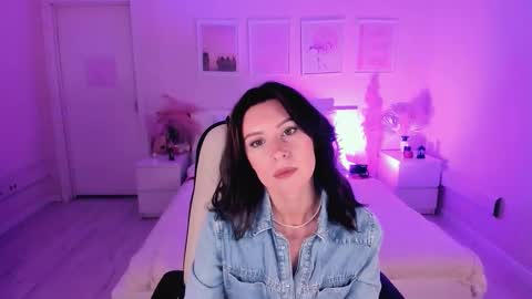 Maya  Follow me online show from October 2025 02:24:02 PM