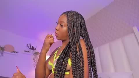 Snapshot of mayacardenas chatting on February 2025 04:33:01 AM Maya online show from February 2025 04:33:01 AM