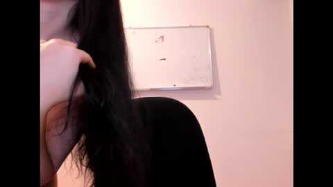 mayaduval online show from November 2025 10:31:02 PM