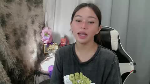 Snapshot of mayasally_ chatting on December 2025 09:59:01 AM mayasally_ online show from December 2025 09:59:01 AM