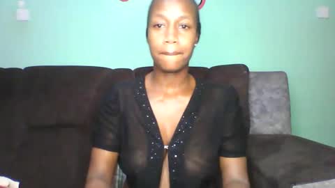 Snapshot of mayasmiley_ chatting on October 2025 06:44:02 AM prettydoll online show from October 2025 06:44:02 AM