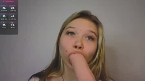 Snapshot of mayaster chatting on October 2025 01:23:02 PM Maya online show from October 2025 01:23:02 PM