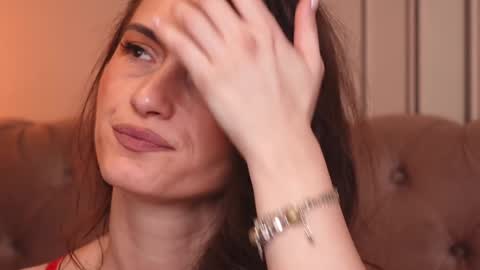 Snapshot of mayavixxen chatting on January 2025 03:33:01 AM MayaVixxen online show from January 2025 03:33:01 AM