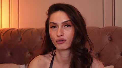 Snapshot of mayavixxen chatting on February 2025 06:14:01 AM MayaVixxen online show from February 2025 06:14:01 AM