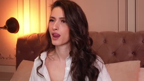 Snapshot of mayavixxen chatting on February 2025 03:30:01 AM MayaVixxen online show from February 2025 03:30:01 AM