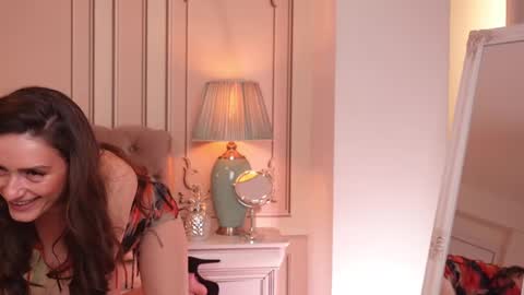 Snapshot of mayavixxen chatting on February 2025 05:52:01 AM MayaVixxen online show from February 2025 05:52:01 AM