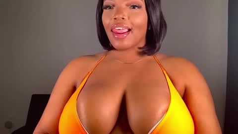 MayBabi online show from December 2024 04:29:02 PM