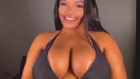 MayBabi online show from January 2025 03:55:01 PM