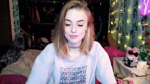 maybe_yours333 online show from May 2026 11:49:02 AM