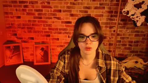 maybloom_ online show from February 2026 03:00:01 PM