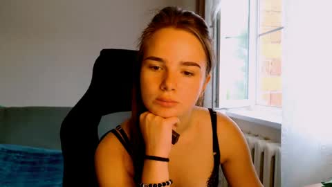 Snapshot of maybloom_ chatting on June 2026 06:41:02 AM maybloom_ online show from June 2026 06:41:02 AM