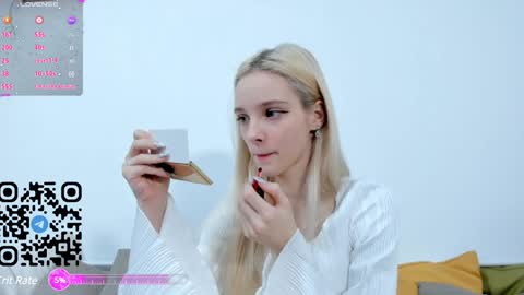 Snapshot of maydaguy chatting on December 2024 03:33:02 AM Megan online show from December 2024 03:33:02 AM