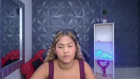 Snapshot of mayli_marie chatting on February 2026 11:23:01 PM mayli_marie online show from February 2026 11:23:01 PM