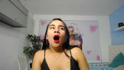 Maylin  online show from April 2026 07:00:02 PM