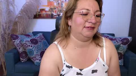 Snapshot of maylinleee chatting on January 2025 02:02:01 AM Mailyn online show from January 2025 02:02:01 AM