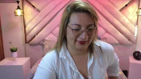 Snapshot of maylinleee chatting on January 2025 08:12:01 PM Mailyn online show from January 2025 08:12:01 PM