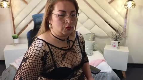 Snapshot of maylinleee chatting on February 2025 10:47:02 PM Mailyn online show from February 2025 10:47:02 PM