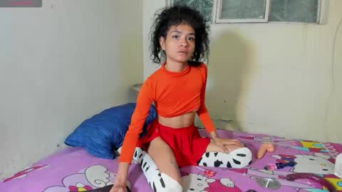 Snapshot of mayskinnyx chatting on February 2026 04:55:02 AM mayskinnyx online show from February 2026 04:55:02 AM