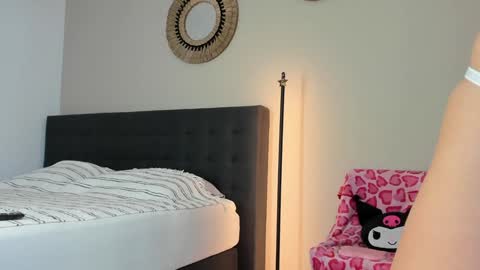 Snapshot of mazeekiin chatting on October 2025 12:52:02 PM Maze online show from October 2025 12:52:02 PM