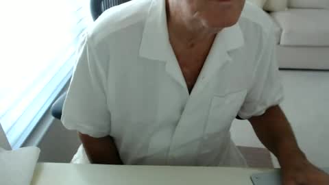 Snapshot of mbeastie chatting on June 2026 01:04:01 PM Beastie online show from June 2026 01:04:01 PM