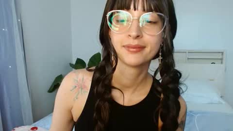 Mckayla online show from April 2026 04:23:01 PM