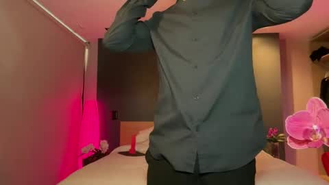 Snapshot of mcklister69 chatting on February 2026 04:37:02 PM mcklister online show from February 2026 04:37:02 PM