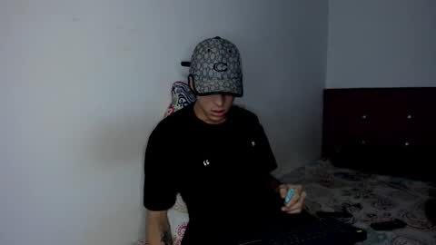 mcloviin_ online show from February 2026 09:19:02 AM