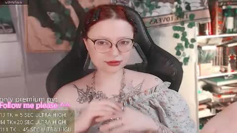 Snapshot of me_hanna chatting on May 2026 02:06:02 AM Hanna online show from May 2026 02:06:02 AM