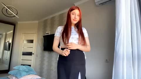 Isabella online show from November 2025 10:25:02 AM