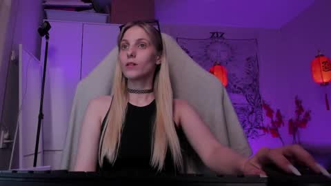 Anna online show from May 2026 07:54:02 PM