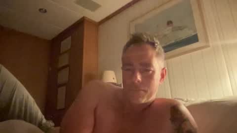 Snapshot of meau_lest chatting on November 2025 10:31:02 PM Meau Lest online show from November 2025 10:31:02 PM