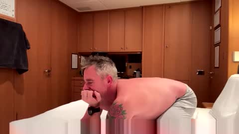 Snapshot of meau_lest chatting on November 2025 09:48:02 PM Meau Lest online show from November 2025 09:48:02 PM