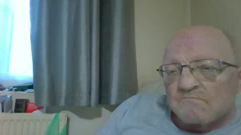 mecos539 online show from April 2026 07:04:01 PM