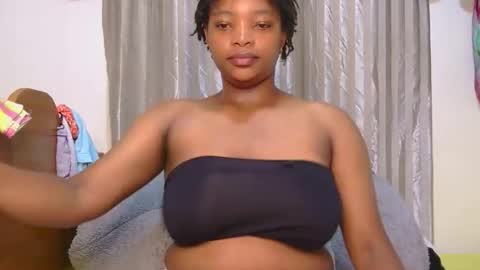 Snapshot of meddy_maya chatting on November 2025 08:35:02 AM Meddy maya online show from November 2025 08:35:02 AM