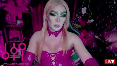 THE QUEEN ALPHA   Queen Medusa Prey online show from February 2026 08:11:01 AM