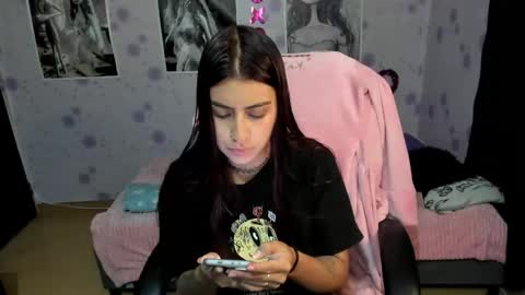 Snapshot of medussa_kat chatting on November 2025 10:22:02 PM Katrina online show from November 2025 10:22:02 PM