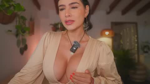 Andrea  online show from November 2025 11:53:01 AM