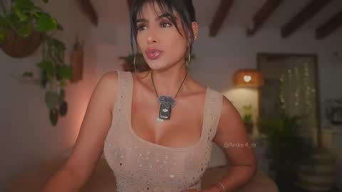 Andrea  online show from November 2025 11:58:01 AM