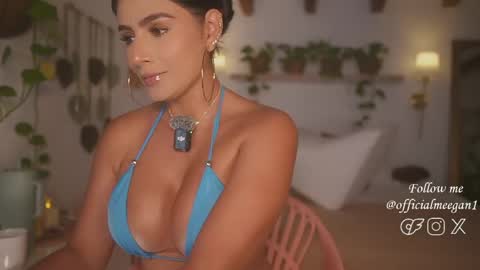 Andrea  online show from May 2026 07:09:02 PM