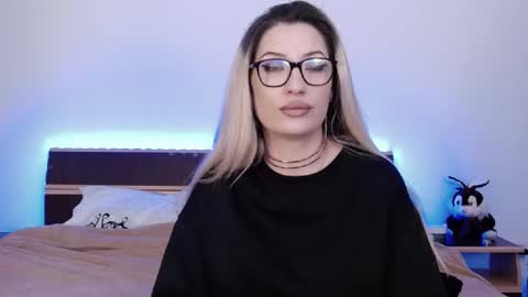 Megan Blazee  online show from December 2024 09:20:02 PM