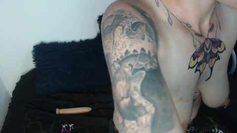 Megan and sophi online show from September 2025 02:02:01 AM