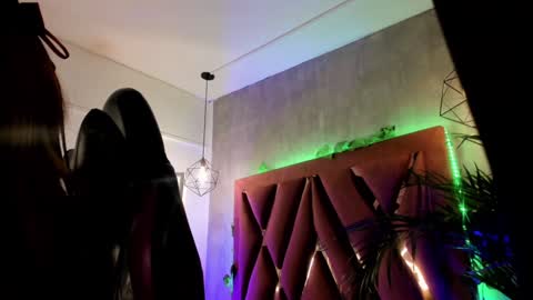    online show from January 2025 02:48:01 AM