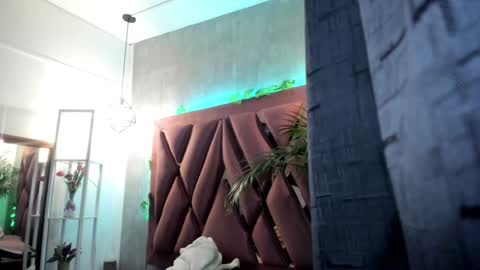    online show from February 2025 02:04:02 AM