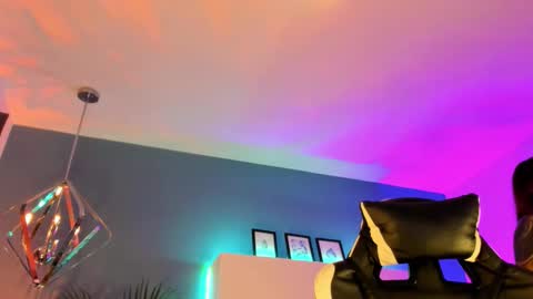    online show from September 2025 02:33:01 AM