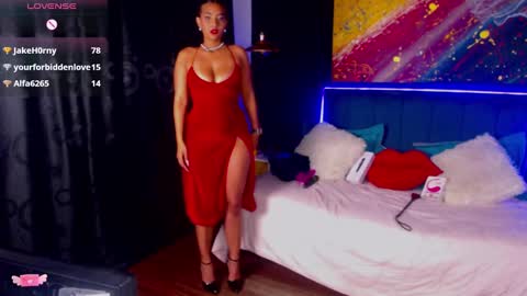 M E G A N   online show from December 2024 07:54:02 AM