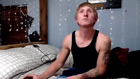 Snapshot of meganandeddie6715 chatting on December 2024 05:37:01 AM eddie and megan online show from December 2024 05:37:01 AM