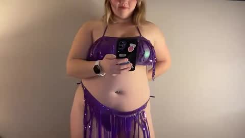 Snapshot of meganashleyy212 chatting on February 2025 03:43:02 AM Meganashleyy212 online show from February 2025 03:43:02 AM