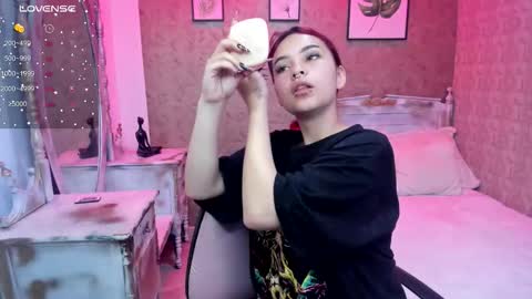 Snapshot of megane_whitte chatting on December 2025 07:21:02 PM Megan online show from December 2025 07:21:02 PM