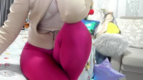 Nicki--------- Welcome to my Room online show from December 2024 07:59:02 AM