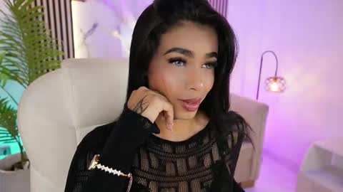 Snapshot of meganlowell chatting on November 2025 07:12:01 PM Megan Lowell online show from November 2025 07:12:01 PM